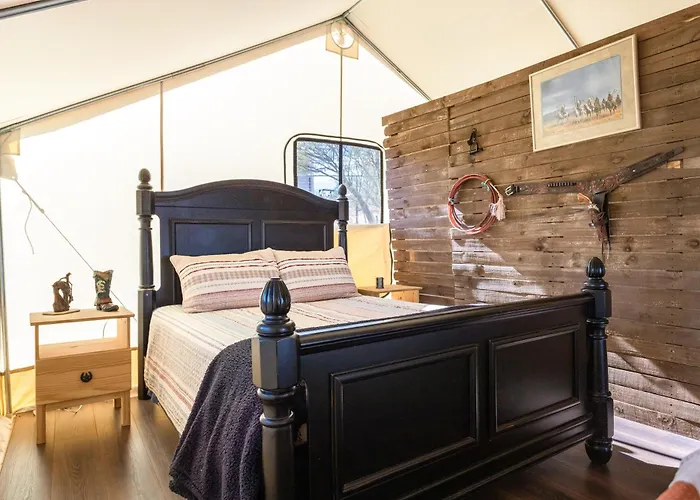 Settle Into A Cozy Old West Tent Escape * Tombstone