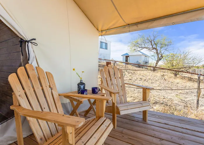 Settle Into A Cozy Old West Tent Escape Luxuszelt