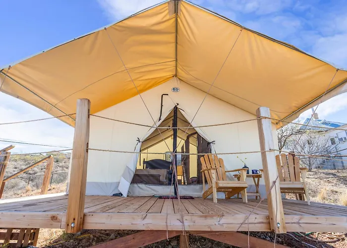 Settle Into A Cozy Old West Tent Escape Luxuszelt *