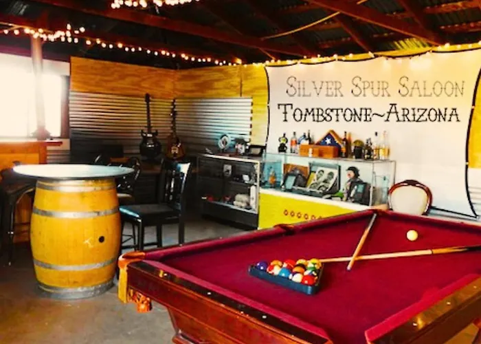 Settle Into A Cozy Old West Tent Escape Luxuszelt Tombstone