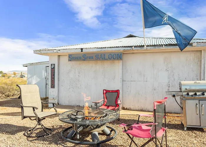 Settle Into A Cozy Old West Tent Escape Luxuszelt Tombstone