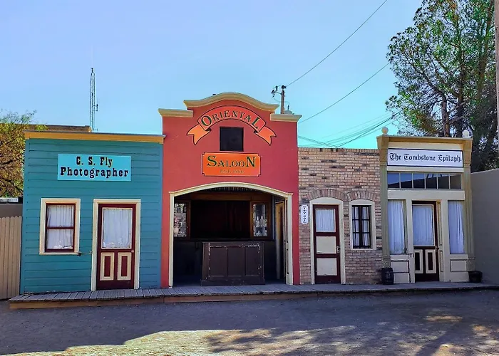 Settle Into A Cozy Old West Tent Escape Luxuszelt Tombstone