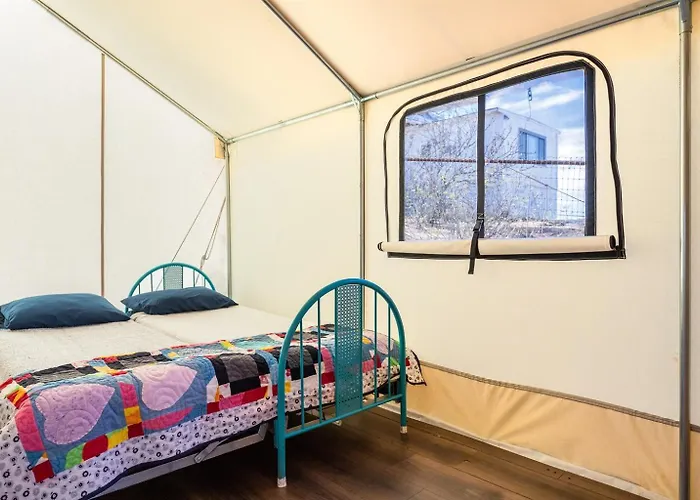 Settle Into A Cozy Old West Tent Escape Luxuszelt *